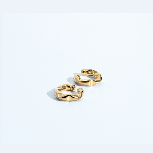 Sabrina Molten Twist Ear Cuff